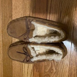 UGG moccasins brown (i believe this is the chestnut color)